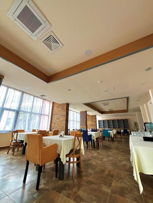 City Plaza Botevgrad Exterior foto